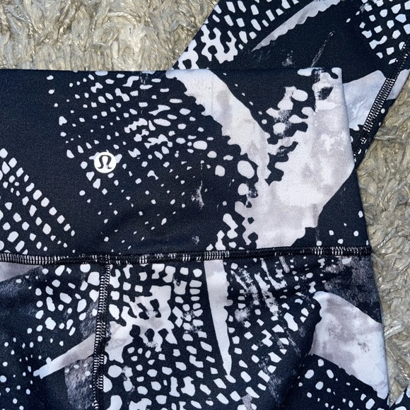 Lululemon Wunder Under Crop III *Full-On LuonStatic Mist White Black Leggings - Picture 11 of 13